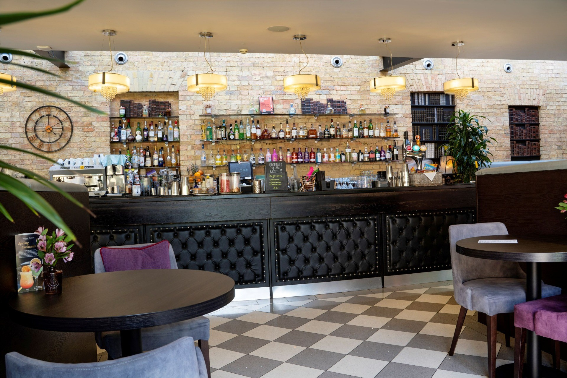 bar